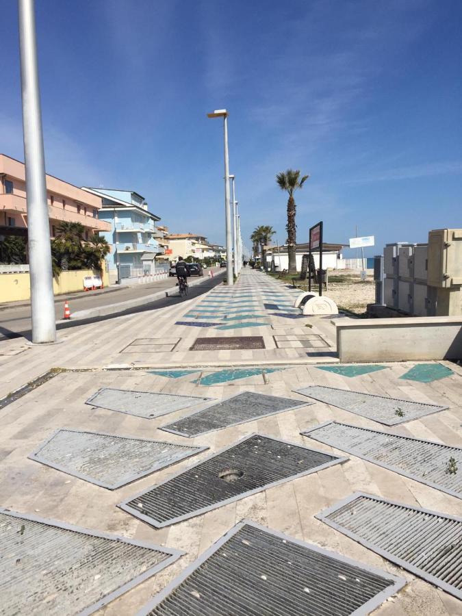 Pousada Copacabana Praia - Affittacamere - Casa Vacanza A Porto SantʼElpidio Eksteriør billede